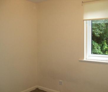 2 bedroom ground floor flat to rent - Photo 1