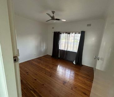 Four Bedroom Home South Tamworth - Photo 4