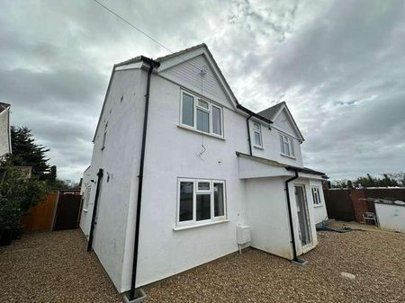 Slough, Berkshire, SL3 - Photo 5