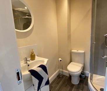 Room in a Shared House, Cromwell Road, SO15 - Photo 6