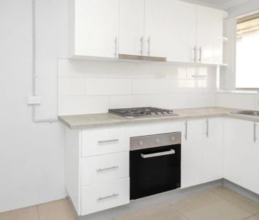 2 BEDROOM GEM IN THE HEART OF WESTMEAD! CENTRALLY LOCATED! - Photo 1