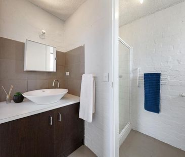 FANTASTIC ONE BEDROOM APARTMENT IN A SOUGHT AFTER LOCATION - Photo 5