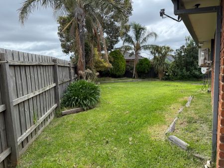 Spacious Family Living on 652m² - Photo 4