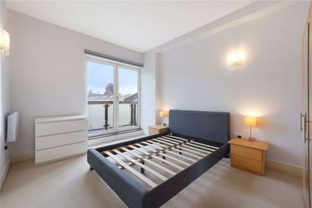 Two bedroom apartment within 0.25 miles from Tower Hill and Aldgate. - Photo 4