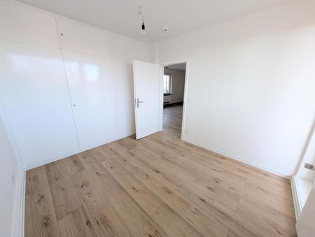 **Frisch renoviert: +neuer Laminat +weiße Wände +neues Tageslichtbad +2 Balkone** - Foto 4