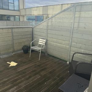 Studio to rent - Photo 2