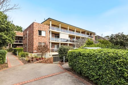 2-bedroom ground Floor Unit with courtyard at Prime Location - Photo 5