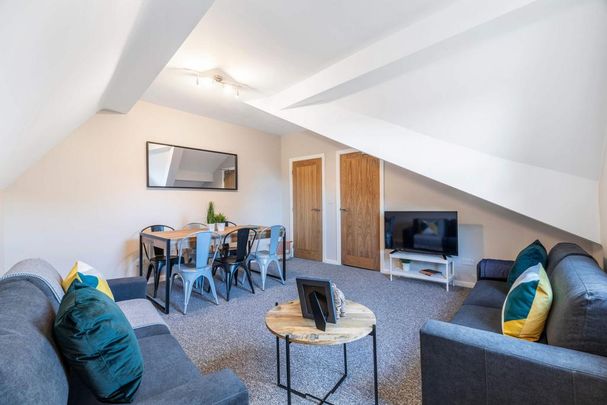 6 bedroom house to rent - Photo 1