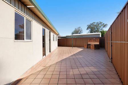 Neat Family Home - Photo 5