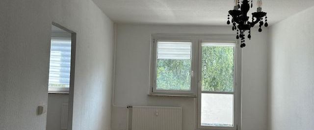 ---Sanierte 3-Raum Wohnung mit Einbauküche in Lusan--- - Foto 1