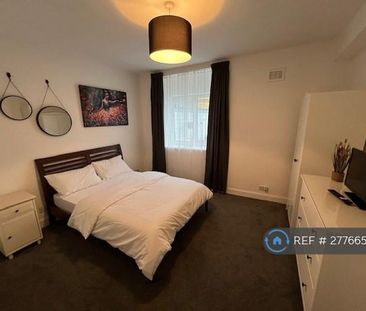 3 bedroom end of terrace house to rent - Photo 3