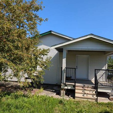 Two Bedroom Renovated Farmhouse - RENTDAN - Photo 4