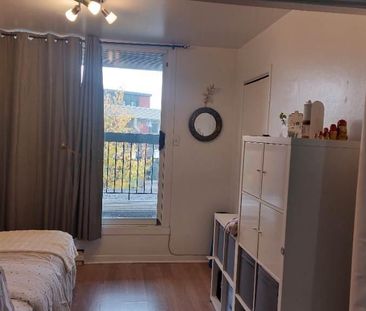 Cession de bail appart 1 chambre à coucher et 1 salle de bain - Photo 3