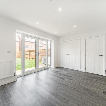 4 bedroom terraced house to rent - Photo 1