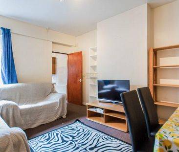 4 bedroom terraced house to rent - Photo 1