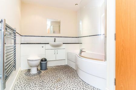 2 bedroom apartment to rent - Photo 4