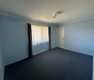 Charming Family Home in Prime Corio Location - Photo 1