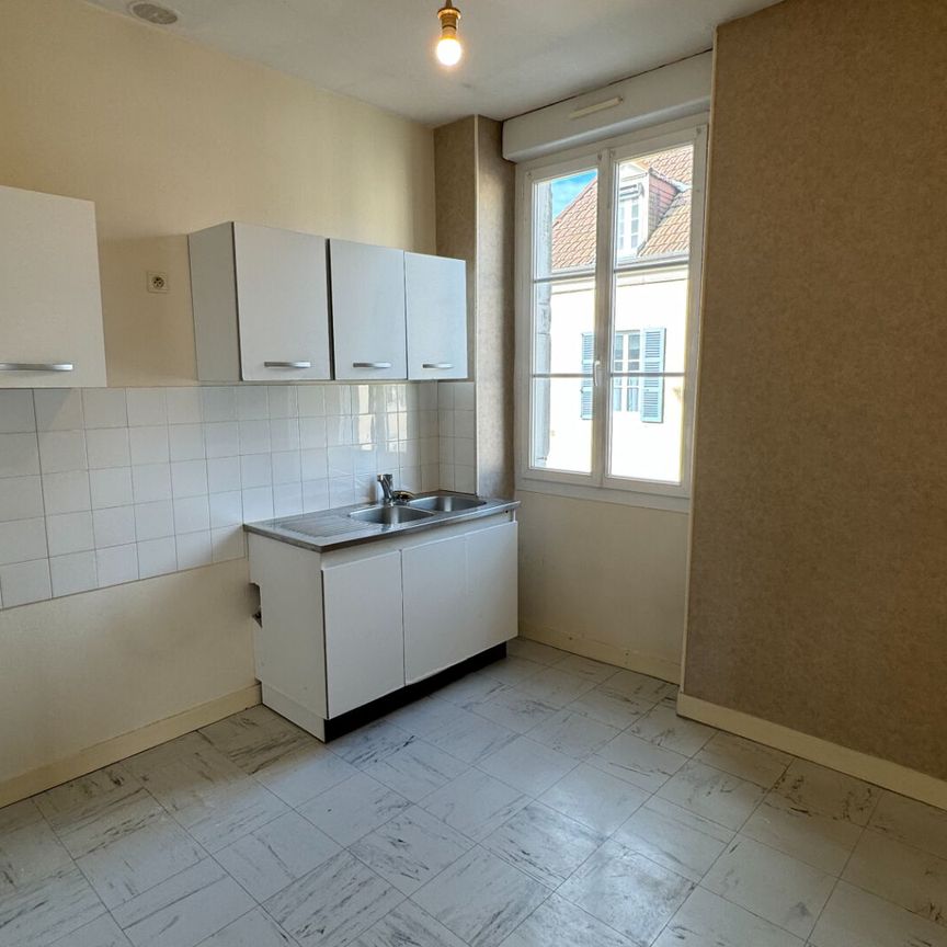 HYPER CENTRE quartier FOIRAIL et proche Universités T2 450 € cc, - Photo 1