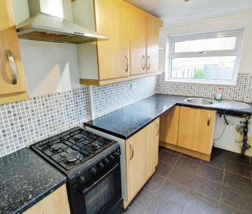 2 bedroom terraced house to rent - Photo 4