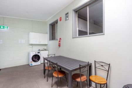 1/3 Rens Street, Toowoomba City - Photo 4