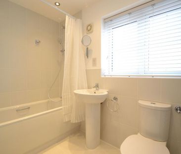 4 bedroom detached house to rent - Photo 6