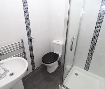 4 bedroom private hall to rent - Photo 4