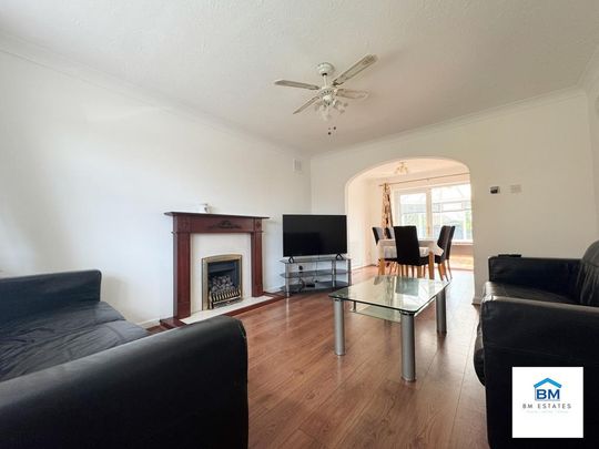 4 bedroom detached house to rent - Photo 1