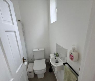 Room in a Shared House, Upperton Road, LE3 - Photo 3
