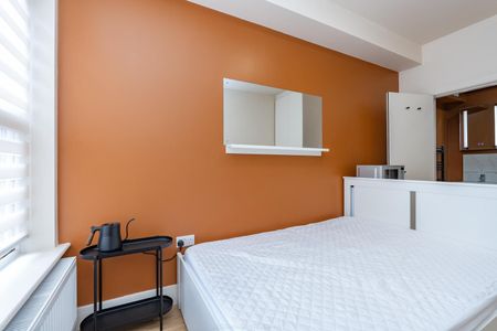 En-Suite Room 6, Malmesbury Road, Shirley, Southampton SO15 - Photo 5