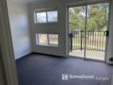 Townhouse Living with Park Views - Photo 2