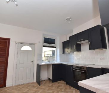 2 bedroom terraced house to rent - Photo 3