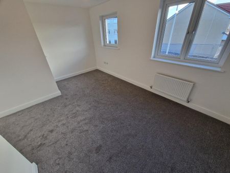 3 bedroom semi-detached house to rent - Photo 3