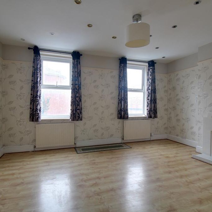 4 bedroom maisonette to rent - Photo 1