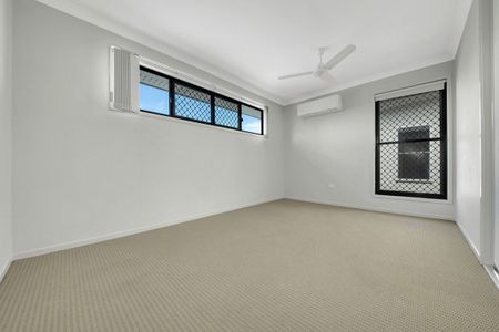 :: MODERN HOME IN CONVENIENT LOCATION! - Photo 3