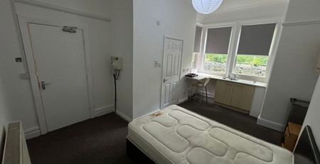 Flat 2, Conference Road, Armley, Leeds, LS12 3DX - Photo 2
