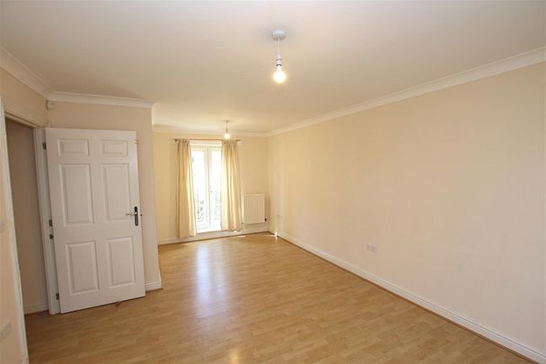 2 bedroom Apartment to let - Photo 1