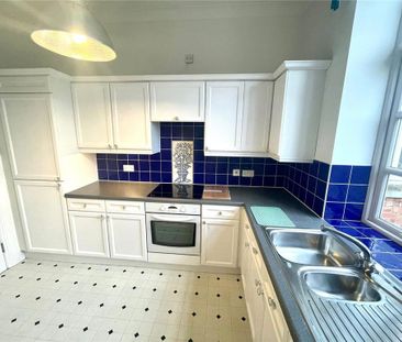 3 bedroom apartment to rent - Photo 2
