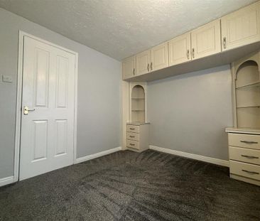 2 bedroom end of terrace house to rent - Photo 3