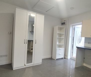 Olive Road, Ealing, London - Photo 1