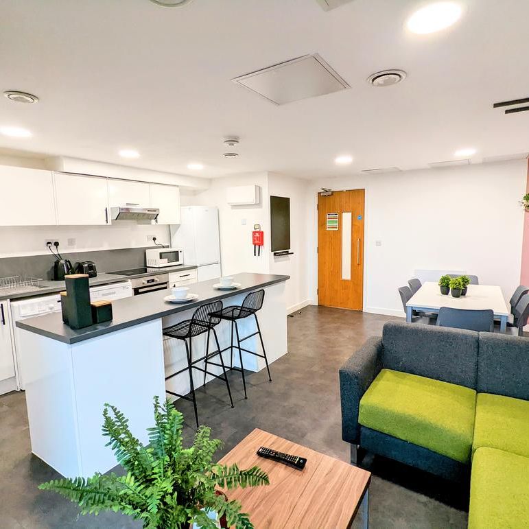 6 bedroom flat to rent - Photo 1