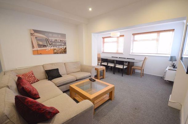 1 bedroom in a house share to rent - Photo 1