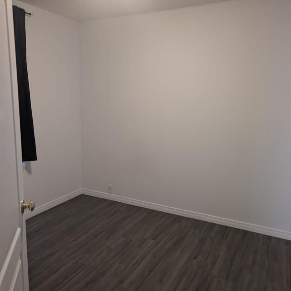 For Lease - 5145 Kitchener Street Unit# Rear / Back Unit, Niagara Falls, Ontario - Photo 1