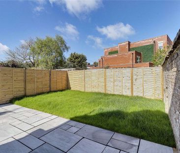 A well presented family home ideally located for schools and station. - Photo 6