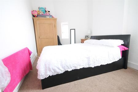 3 bedroom apartment to rent - Photo 3