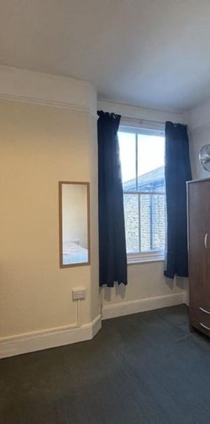 Flat share to rent - Photo 1