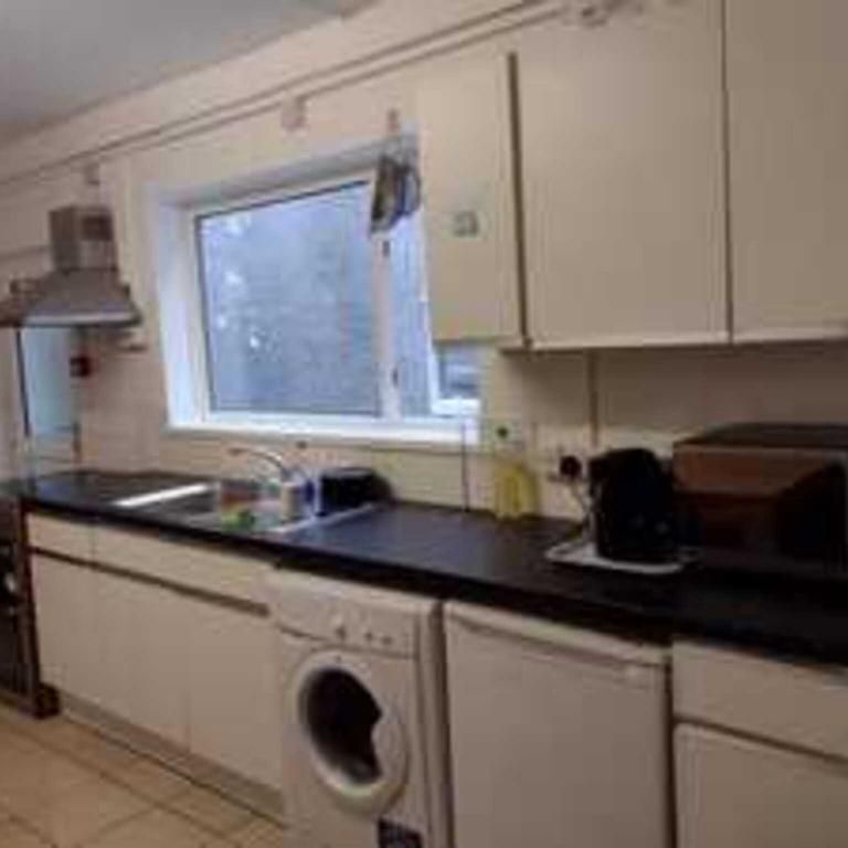 5 bedroom house share to rent - Photo 1