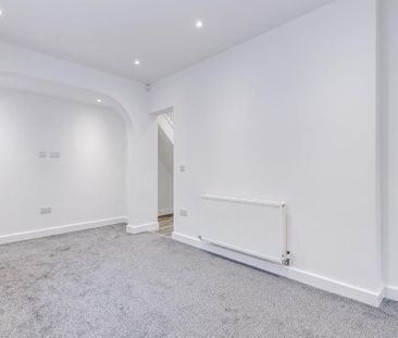 3 bedroom end of terrace house to rent - Photo 1