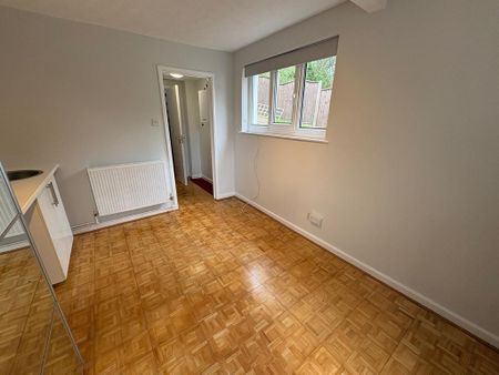 Studio to rent - Photo 4