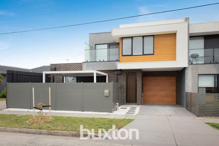 Effortless Coastal Living in the Heart of Bonbeach - Photo 5