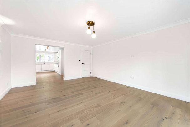 A lovely, two bedroom apartment with a private balcony. - Photo 1
